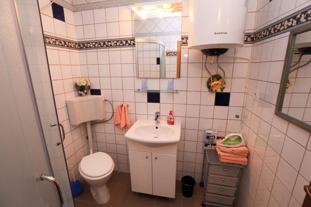 Apartments Franc Povljana Værelse billede